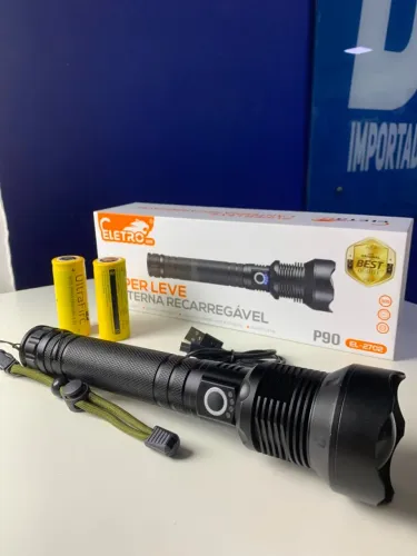 Lanterna Tática LED P90 Recarregável Eletro EL-2702 com Zoom e 2 Baterias 26650 (Nova)