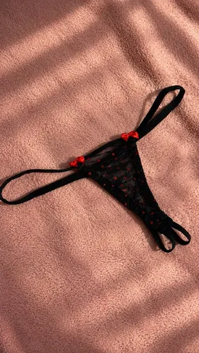 Lingerie Calcinha de Renda Preta com Detalhes em Vermelho