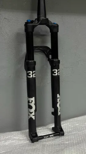 Fox 32 Step Cast 2026