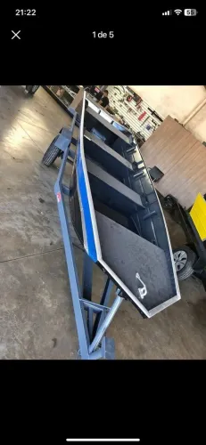 Barco Alumínio com 3 Bancos - Leve e Seguro .
