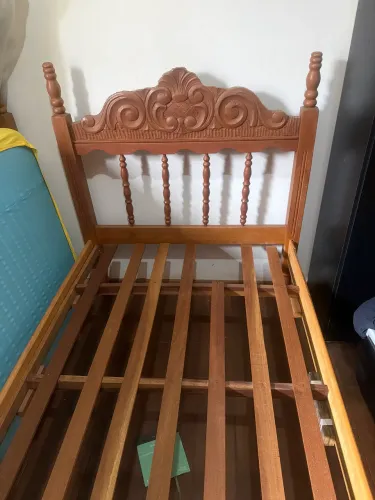 Cama solteiro cerejeira (sem colchão)