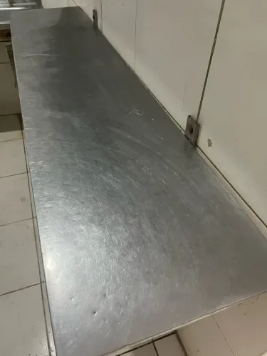 PRATELEIRA AÉREA EM AÇO INOX 