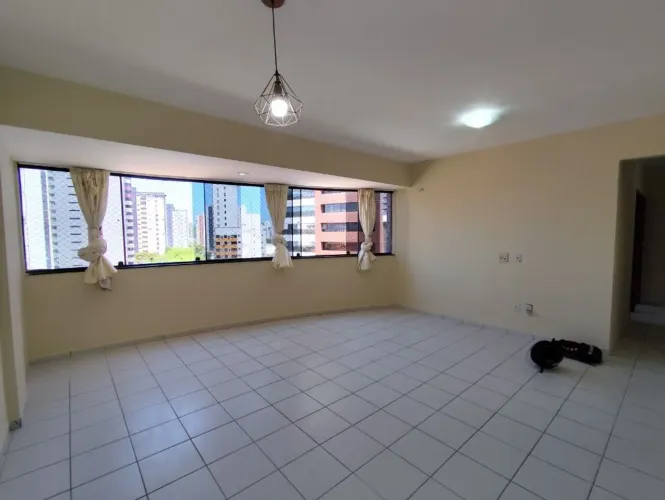 Apartamento à venda e para alugar em Petrópolis com 3 quartos, 2 suítes, 2 vagas cobertas