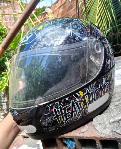 Capacete (Seminovo) apenas 180$