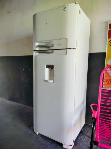 Geladeira Eletrolux 468L