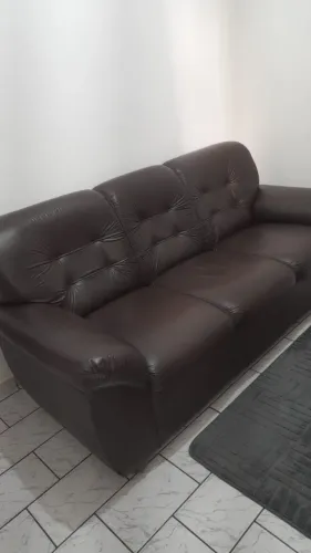 Vendo sofá de 3 lugares corino,por 500 reais