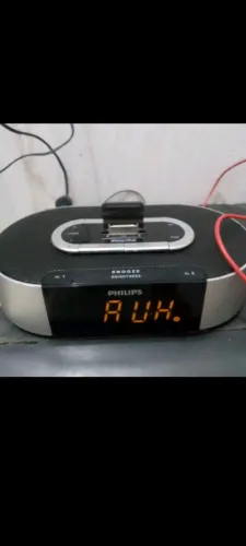 iPhone/iPod todo bom pega rádio música pega cabo auxiliar funcionando normalmente