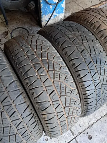 JOGO DE PNEUS MICHELIN 215/60/17 (..75% BORRACHA..)