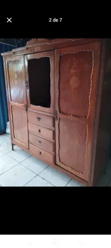 Guarda roupa antigo decada 50, madeira nobre.