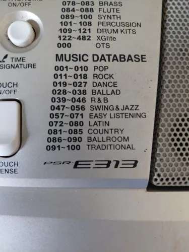 Vendo teclado Yamaha PSR E313, em perfeito estado