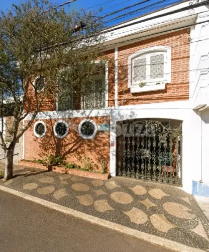 casa sobrado na Paulista com 2 quartos, sacada e 2 banheiros