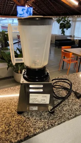 LIQUIDIFICADOR INDUSTRIAL BECKER 220V - MOTOR 100%