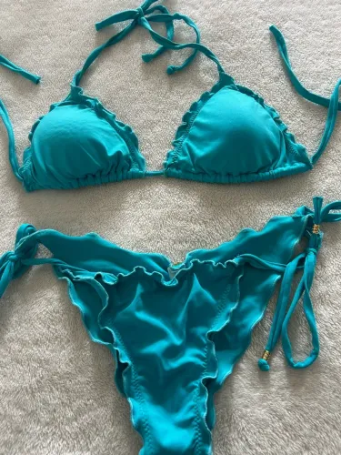 Lindo biquíni azul + calcinha extra