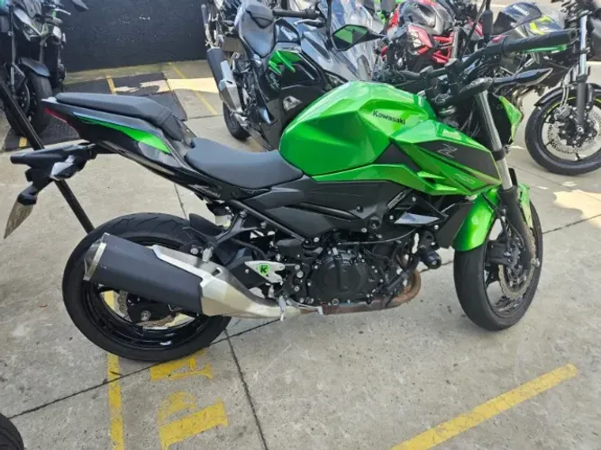 Kawasaki Z400 2023 - Oportunidade. Sempre revisada na concessionaria.