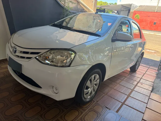Toyota Etios X Sedan 1.5 Flex 16V 4P Mec. 2017