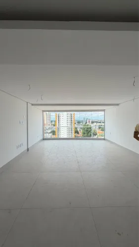 Apartamento à venda no Jóquei 