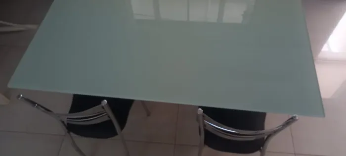 Mesa com 4 cadeiras