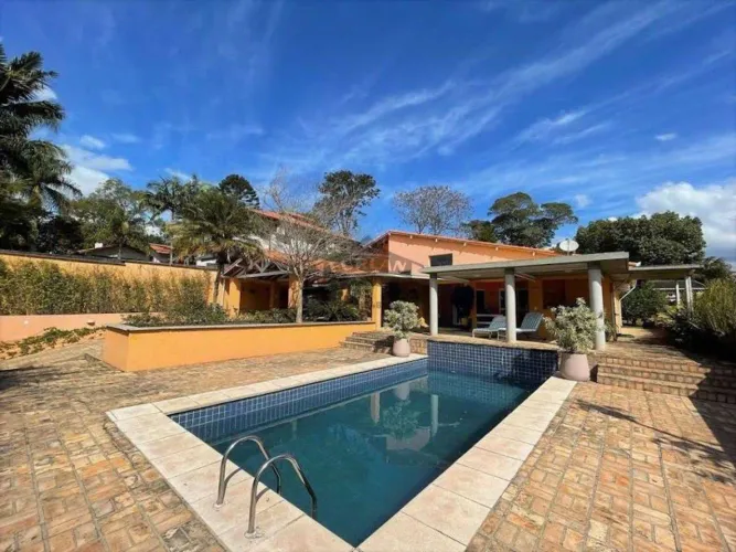 Casa alto padrão à venda no Condomínio Villa Vianna na Vila Santo Antônio em Cotia - SP,