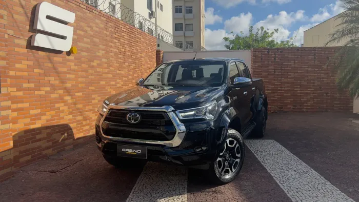 Toyota Hilux CD SRX Plus 4X4 2.8 TDI Die. Aut. 2024