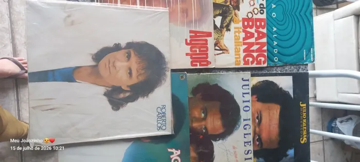 Disco vinil 20,00. Chama no zap 81- 9- *