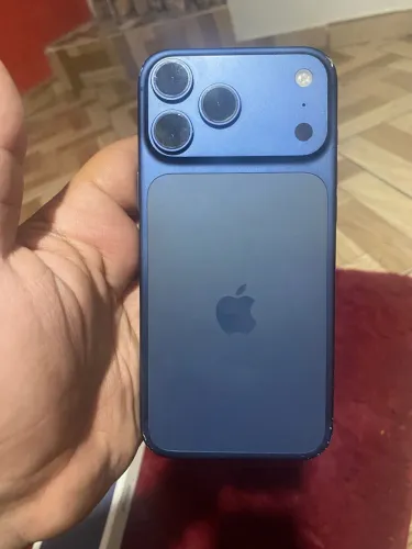 iPhone 17 pro Max perfeito carregador original garantia quero trocar por uma 16 pro Max