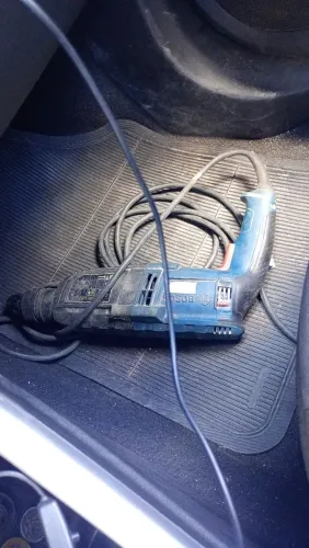 Vende se um martelete usado 