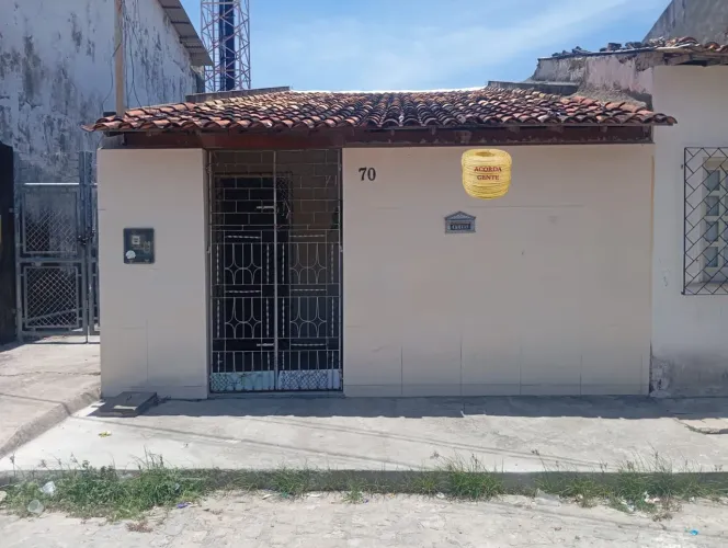Casa para Venda em Aracaju, São Conrado, 2 dormitórios, 1 banheiro