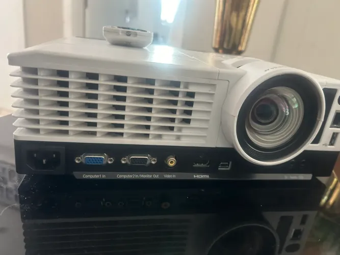 Projetor RicoH P J  wx3351N