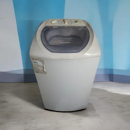 Máquina de lavar roupas eletrolux