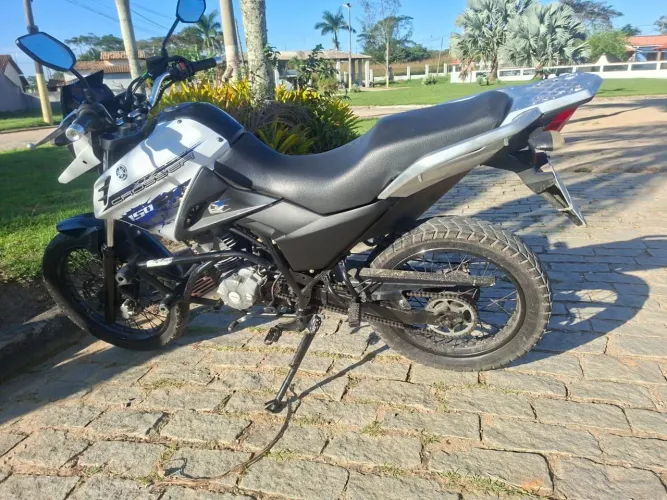 Crosser ed 2015 ( R$ 11 mil )