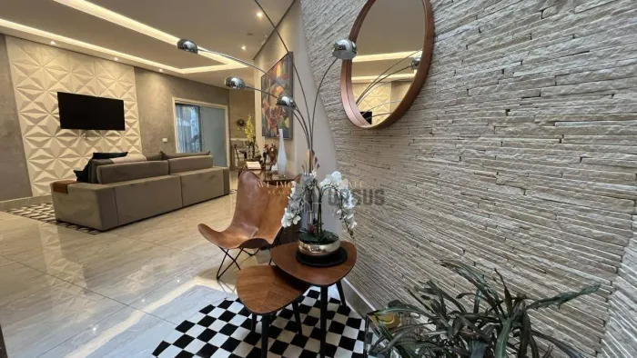 Casa Ampla à Venda em Condomínio Fechado em Taubaté | 270m², 4 Dormitórios e Excelente Esp