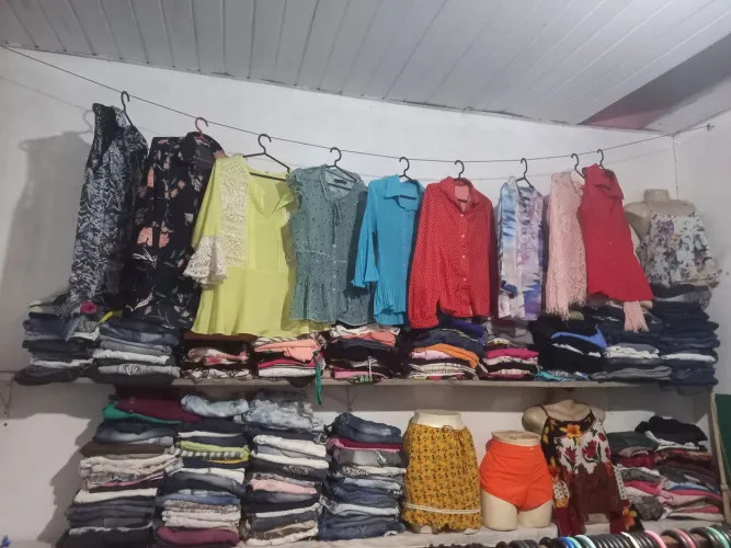 Roupas pra brechó 