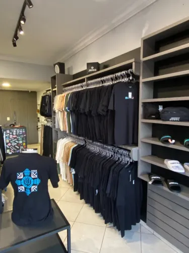 Móveis para loja de roupas