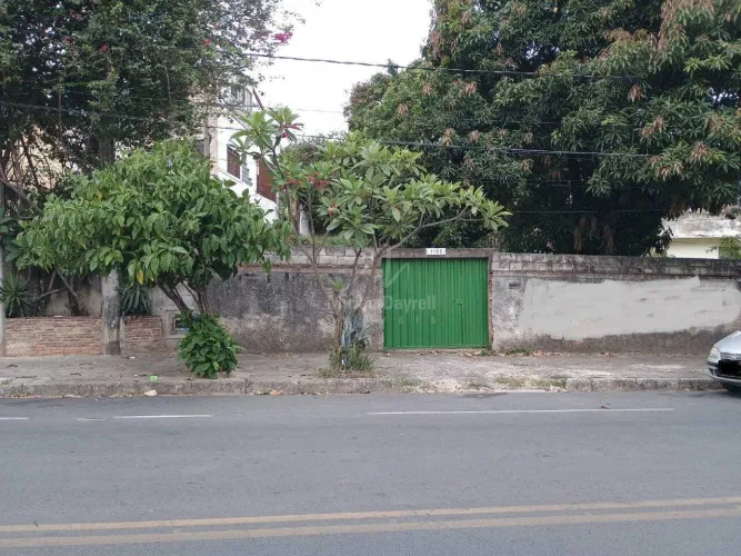 Lote no bairro Sagrada Familia,