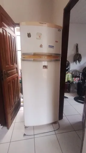 Geladeira com DEFEITO