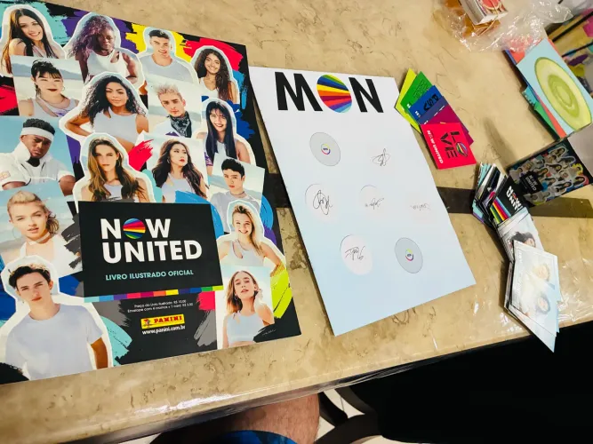 Album de figurinhas NOW UNITED OFICIAL 