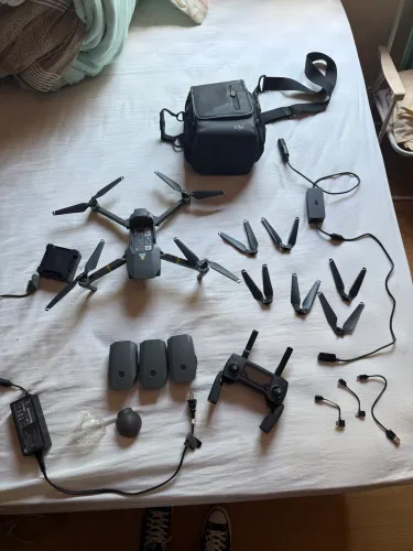Drone DJI Mavic Pro Usado com 3 Baterias, Controle, Bolsa e Acessórios