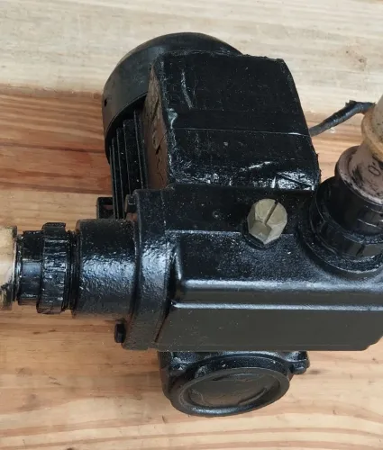 Vendo Bomba Periferica 1HP Autoaspirante Bi Volt