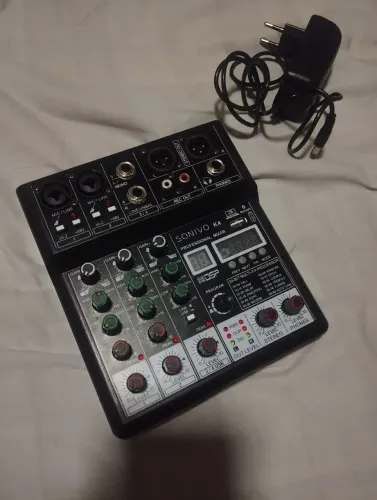 Mesa de som SONIVO 4 Canais