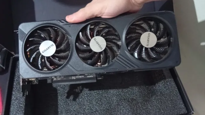 RX 7600 XT OC 16GB GIGABYTE IMPECÁVEL 
