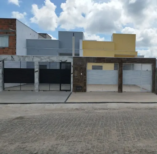 EDSON CARVALHO APRESENTA LINDA CASA 3/4 SUITE A POUCOS MINUTOS DO BOULEVARD 