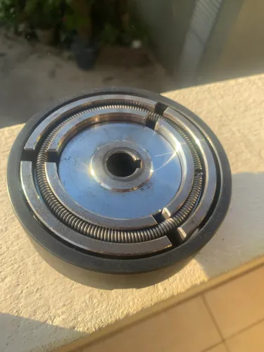 Embreagem Centrífuga Com Polia Simples Para Motor Eixo 5/8 AQA