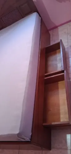 Vendo cama solteirão (viúvo) em madeira de lei com colchão