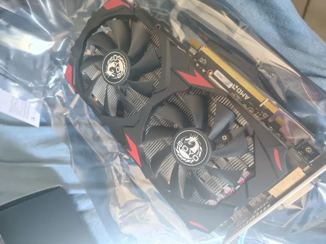 Placa de Vídeo AMD Radeon RX 580 8GB Soyo (2048SP) - Excelente Estado