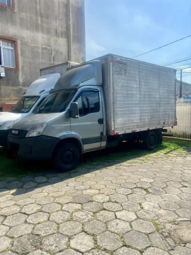 VENDO IVECO DAILY BAÚ - caminhão
