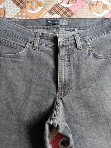 Calça jeans 44
