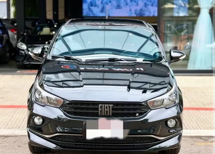 Cronos 1.3 Automático 2025, versão com pacote S-Design. Veículo todo original