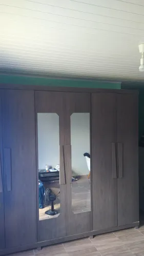 Guarda roupa 6 portas