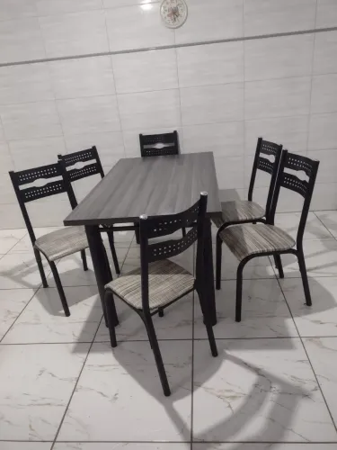 Mesa de seis cadeiras