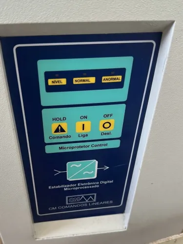 Estabilizador Eletrônico Microprocessado CM Comandos